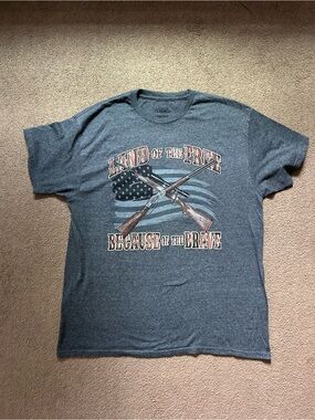 Men’s Land of the Free Because of the Brave Short Sleeve Tshirt Size Large Gray